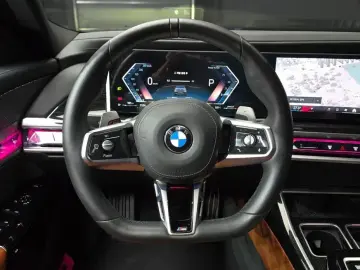 2025 BMW 7 серии с пробегом 15 744 км
