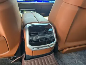 2024 BMW 7 серии с пробегом 8 503 км
