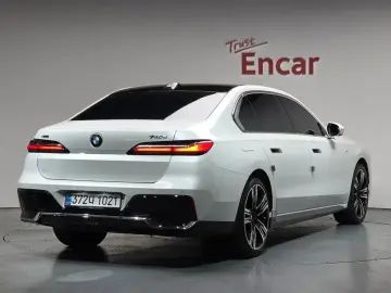 2025 BMW 7 серии с пробегом 5 818 км