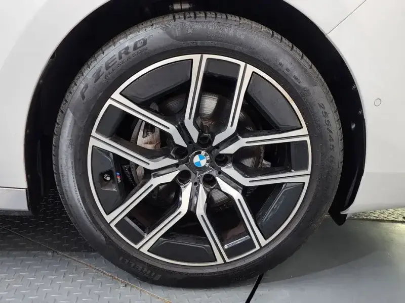 2024 BMW 7 серии с пробегом 36 899 км