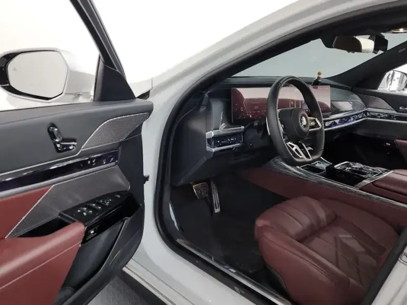 2024 BMW 7 серии с пробегом 36 899 км