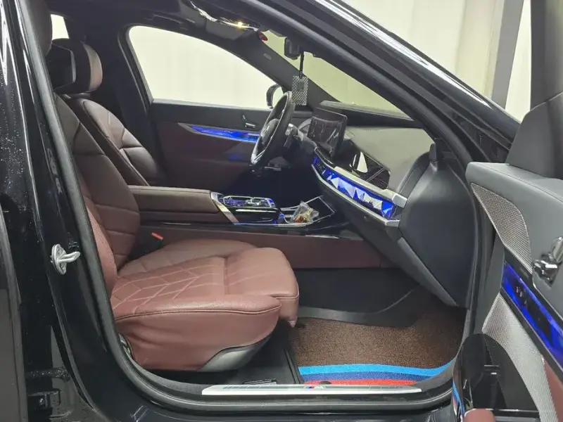 2025 BMW 7 серии с пробегом 17 546 км