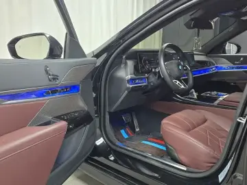 2025 BMW 7 серии с пробегом 17 546 км