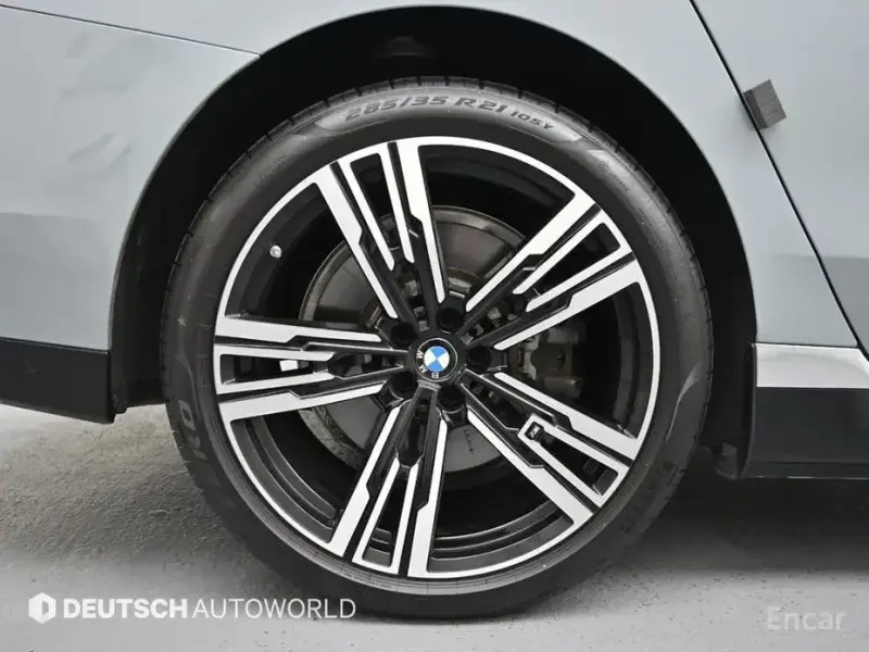 2023 BMW 7 серии с пробегом 33 953 км