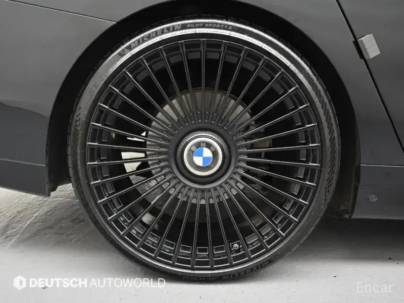2024 BMW 7 серии с пробегом 28 983 км