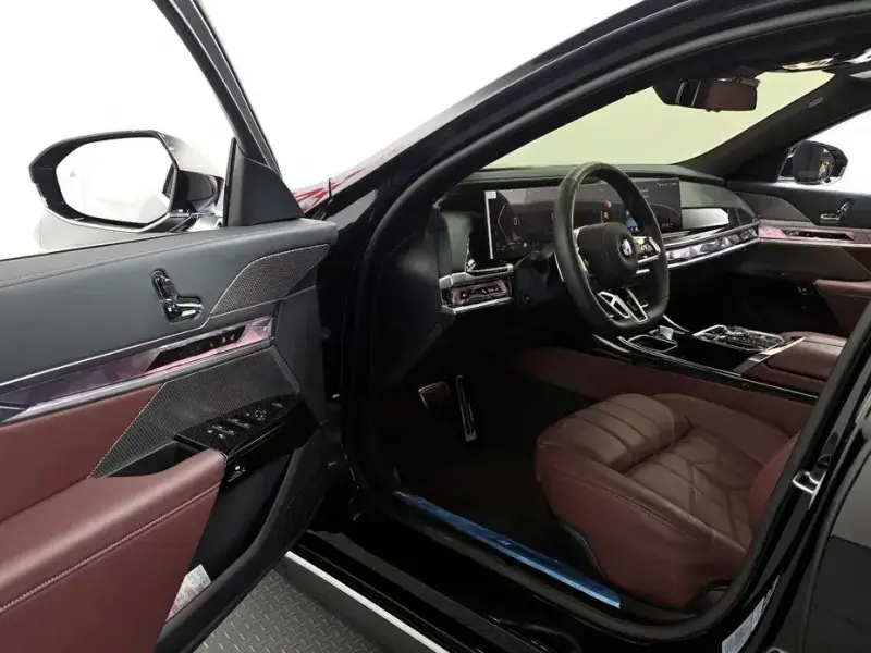 2025 BMW 7 серии с пробегом 15 398 км