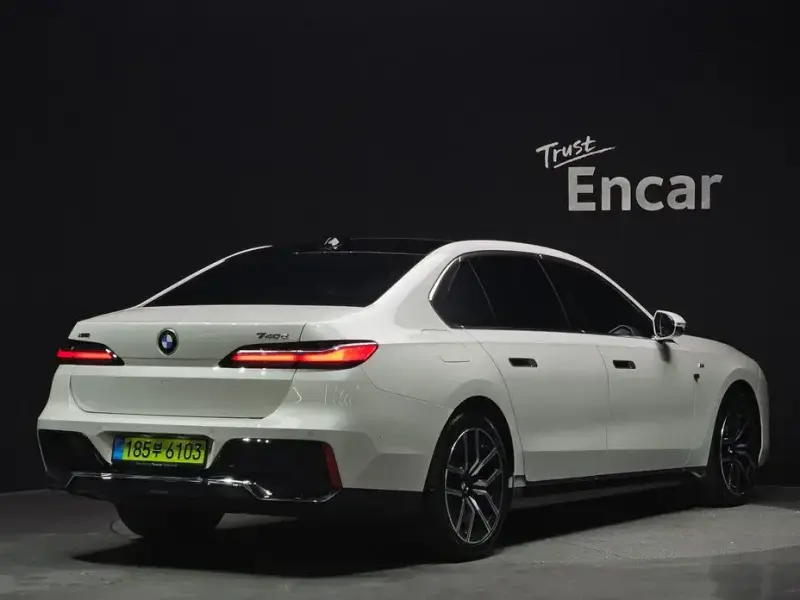 2025 BMW 7 серии с пробегом 9 142 км