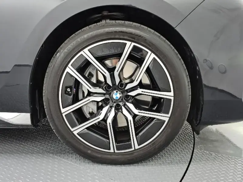 2025 BMW 7 серии с пробегом 17 689 км
