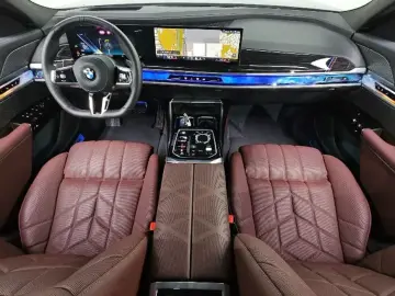 2025 BMW 7 серии с пробегом 17 689 км