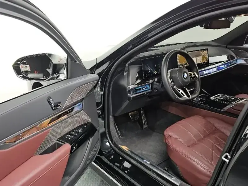 2025 BMW 7 серии с пробегом 17 689 км