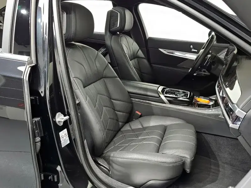 2024 BMW 7 серии с пробегом 25 343 км