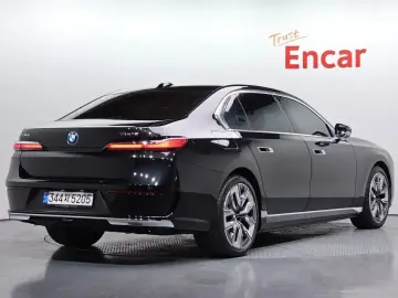 2023 BMW 7 серии с пробегом 20 401 км