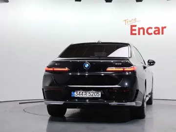 2023 BMW 7 серии с пробегом 20 401 км