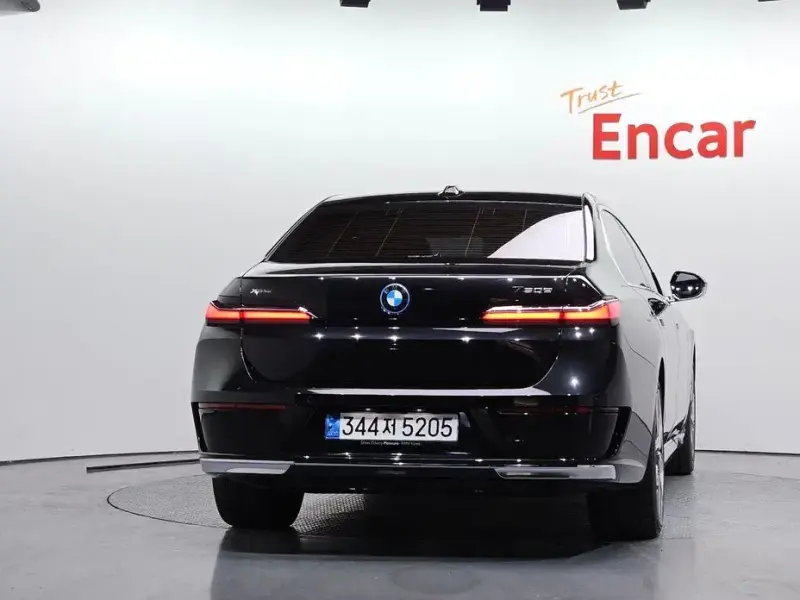 2023 BMW 7 серии с пробегом 20 401 км