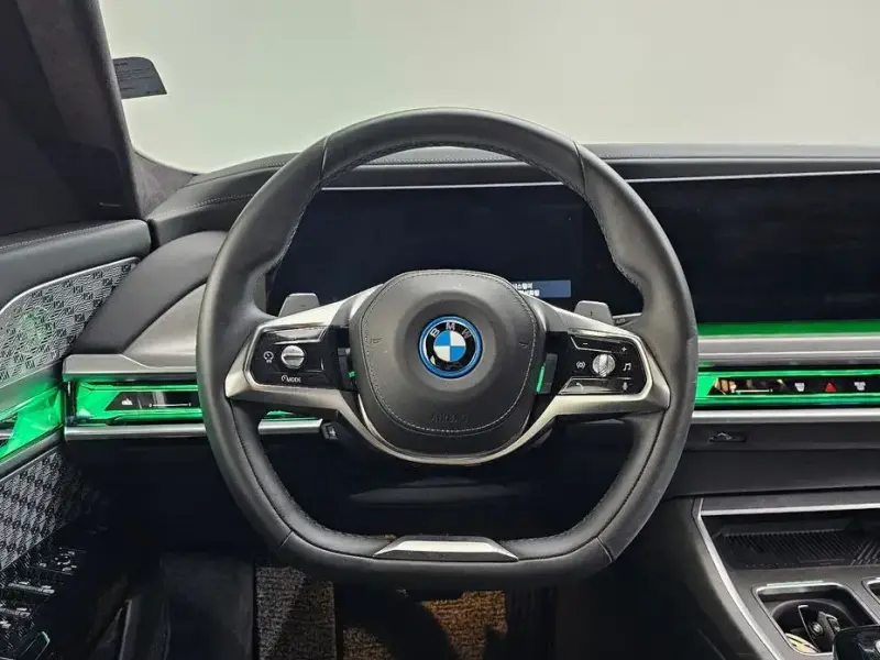 2023 BMW 7 серии с пробегом 20 401 км