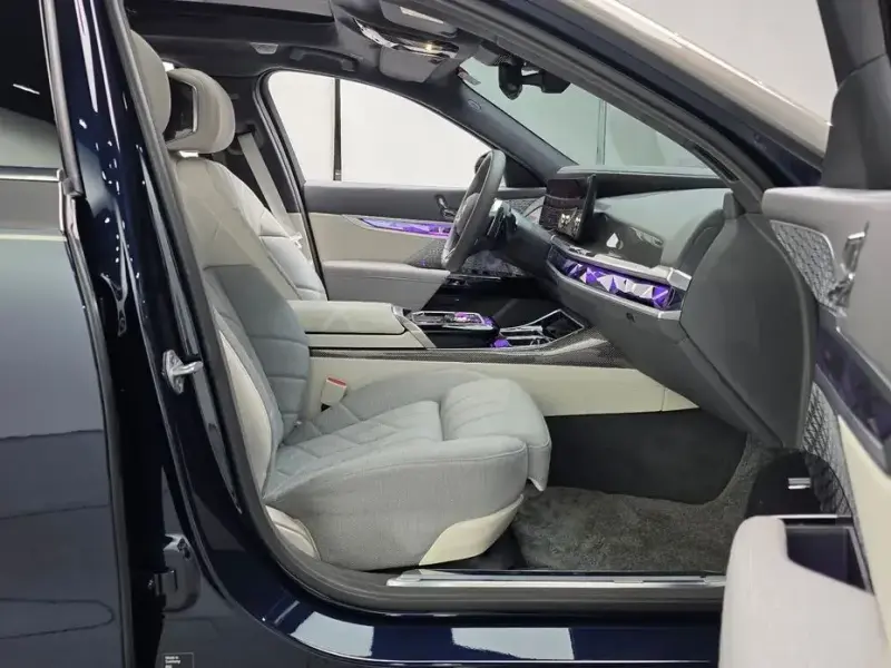 2025 BMW 7 серии с пробегом 7 400 км