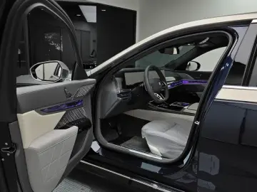 2025 BMW 7 серии с пробегом 7 400 км