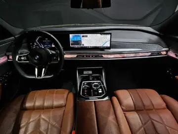 2024 BMW 7 серии с пробегом 36 652 км