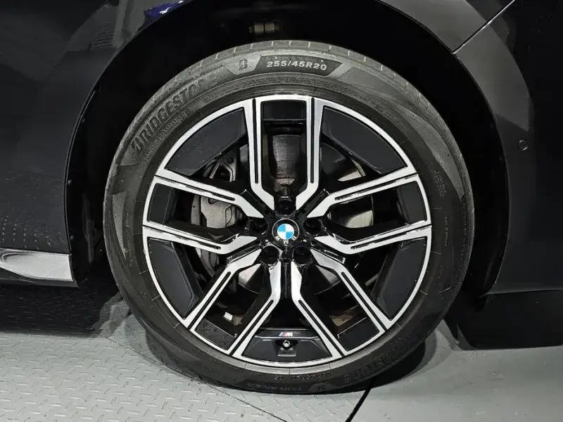 2024 BMW 7 серии с пробегом 25 959 км