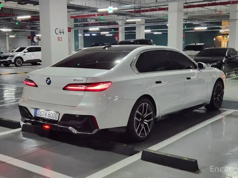 2025 BMW 7 серии с пробегом 18 000 км