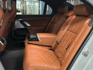 2024 BMW 7 серии с пробегом 15 349 км