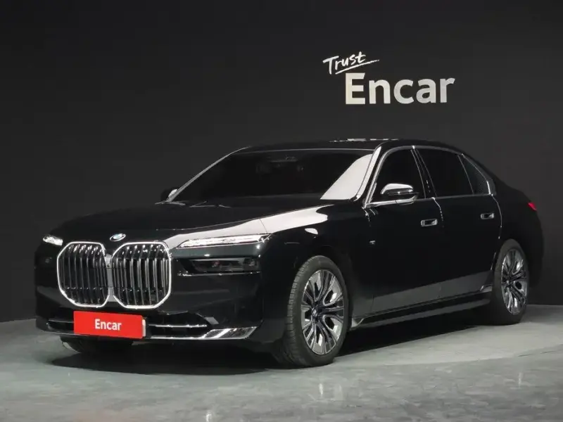 2023 BMW 7 серии с пробегом 21 736 км