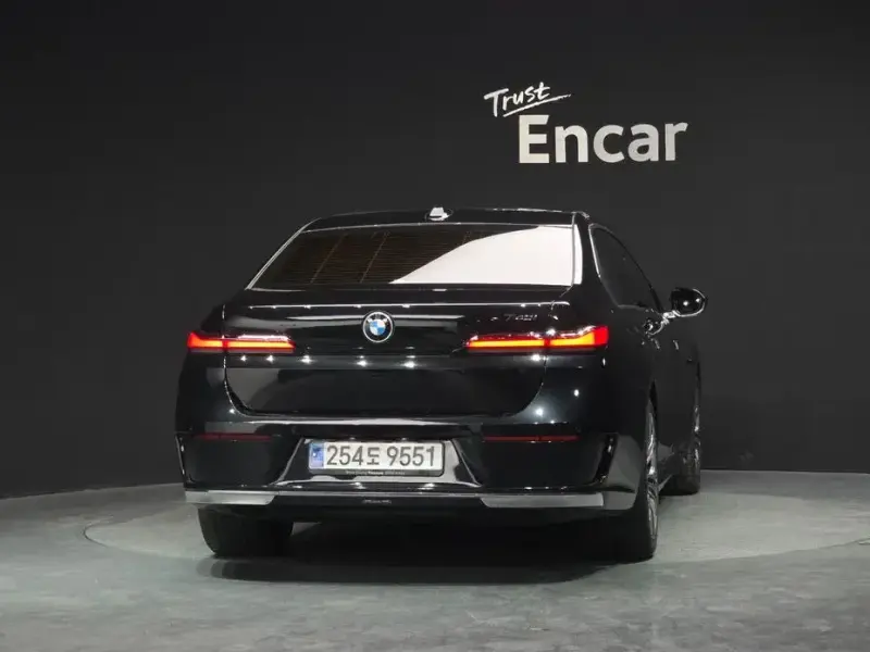 2023 BMW 7 серии с пробегом 21 736 км