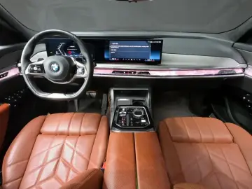2023 BMW 7 серии с пробегом 21 736 км
