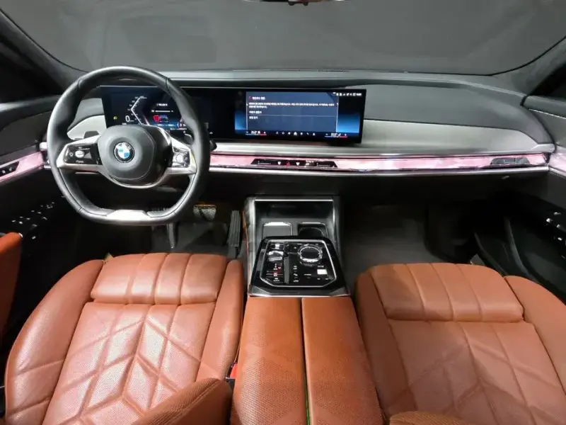 2023 BMW 7 серии с пробегом 21 736 км