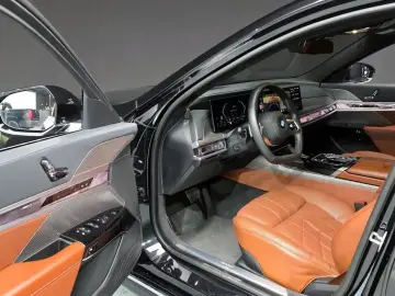 2023 BMW 7 серии с пробегом 21 736 км