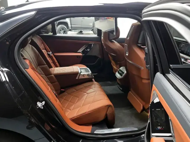 2023 BMW 7 серии с пробегом 21 736 км