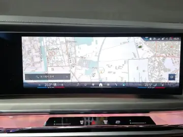 2023 BMW 7 серии с пробегом 21 736 км