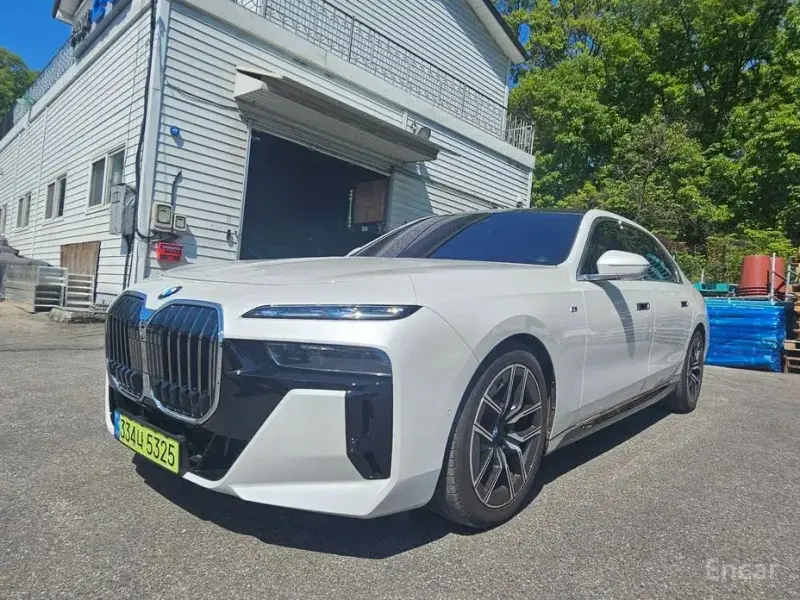 2025 BMW 7 серии с пробегом 17 000 км