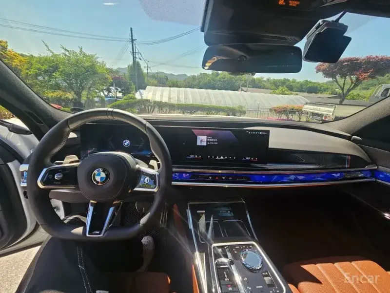 2025 BMW 7 серии с пробегом 17 000 км