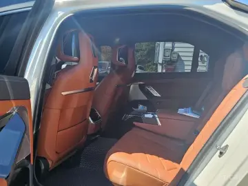 2025 BMW 7 серии с пробегом 17 000 км