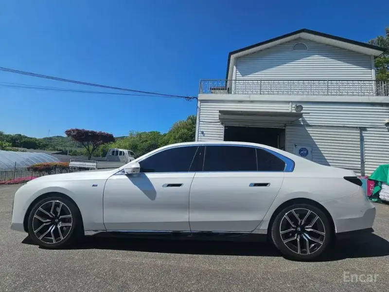2025 BMW 7 серии с пробегом 17 000 км