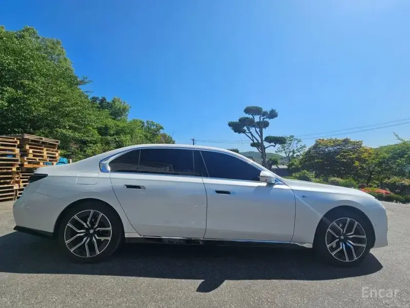 2025 BMW 7 серии с пробегом 17 000 км