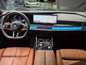 2025 BMW 7 серии с пробегом 16 241 км