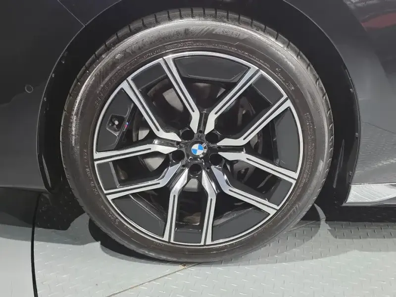 2025 BMW 7 серии с пробегом 5 871 км