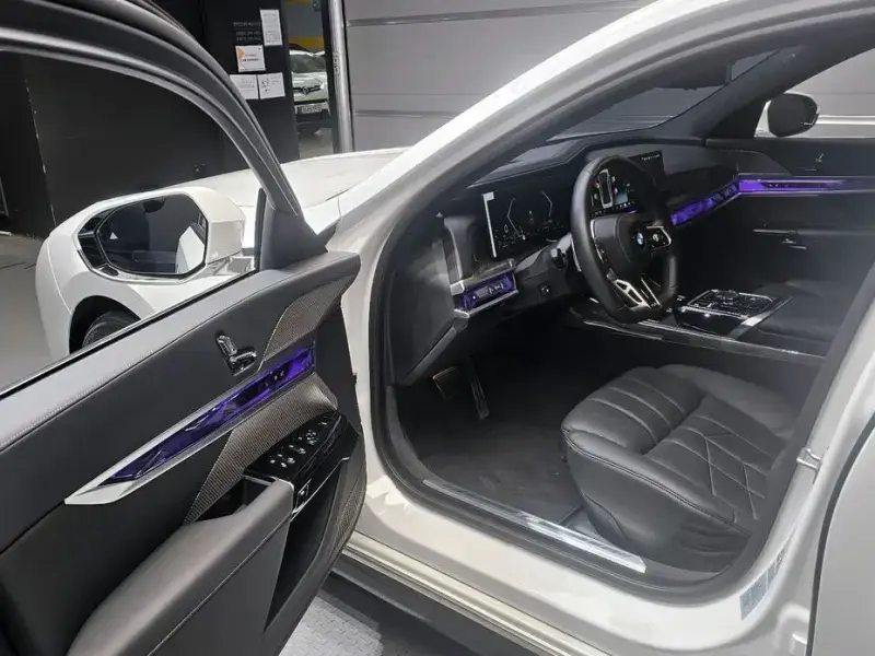 2023 BMW 7 серии с пробегом 15 167 км