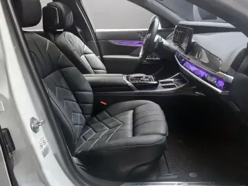 2023 BMW 7 серии с пробегом 15 167 км