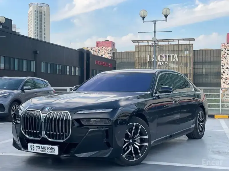 2025 BMW 7 серии с пробегом 5 000 км