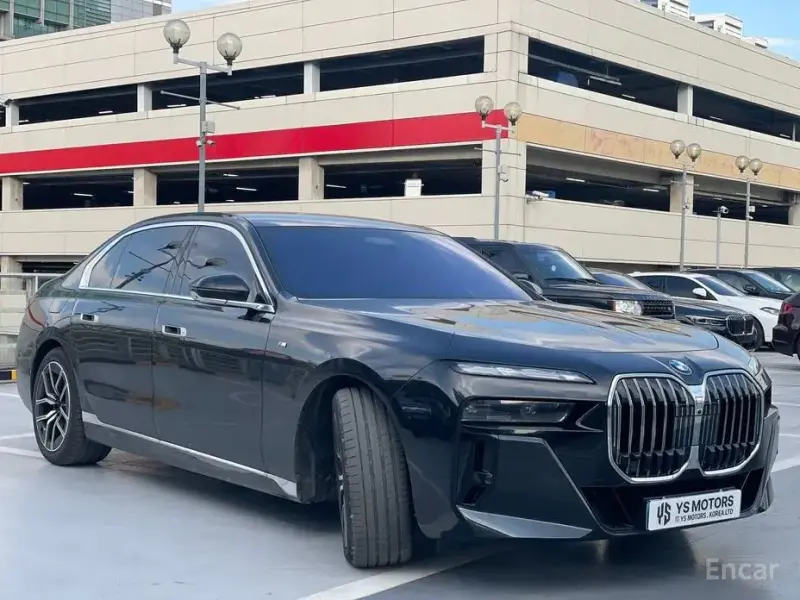 2025 BMW 7 серии с пробегом 5 000 км
