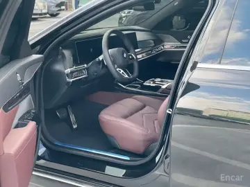 2025 BMW 7 серии с пробегом 5 000 км
