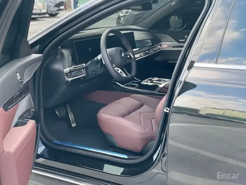 2025 BMW 7 серии с пробегом 5 000 км