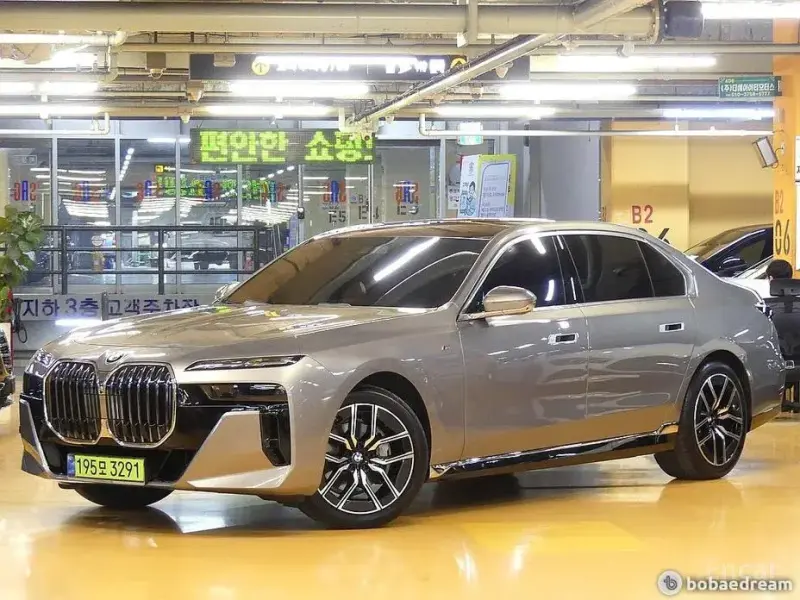 2025 BMW 7 серии с пробегом 13 000 км