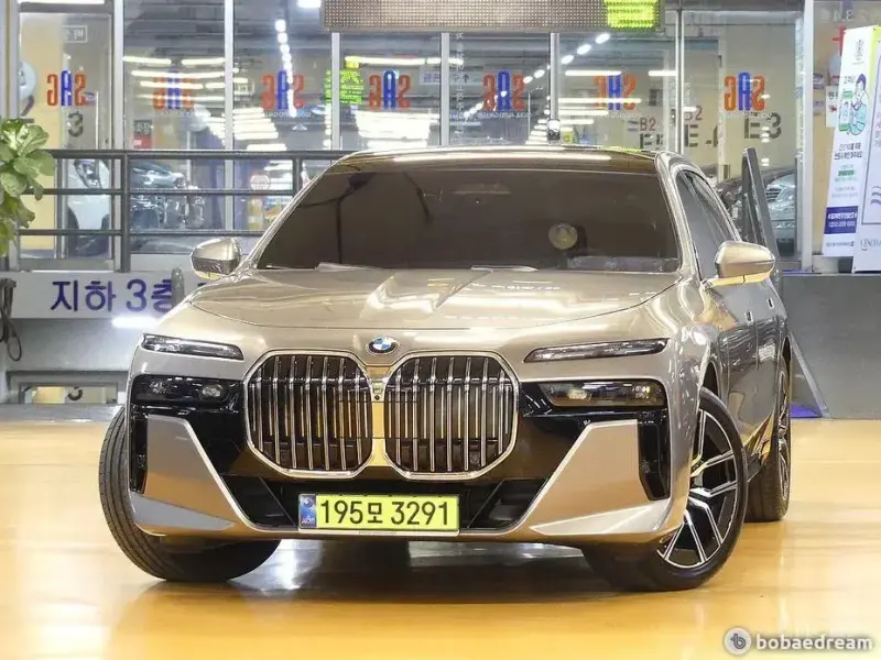 2025 BMW 7 серии с пробегом 13 000 км