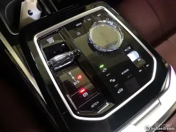 2025 BMW 7 серии с пробегом 13 000 км