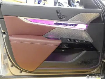 2025 BMW 7 серии с пробегом 13 000 км