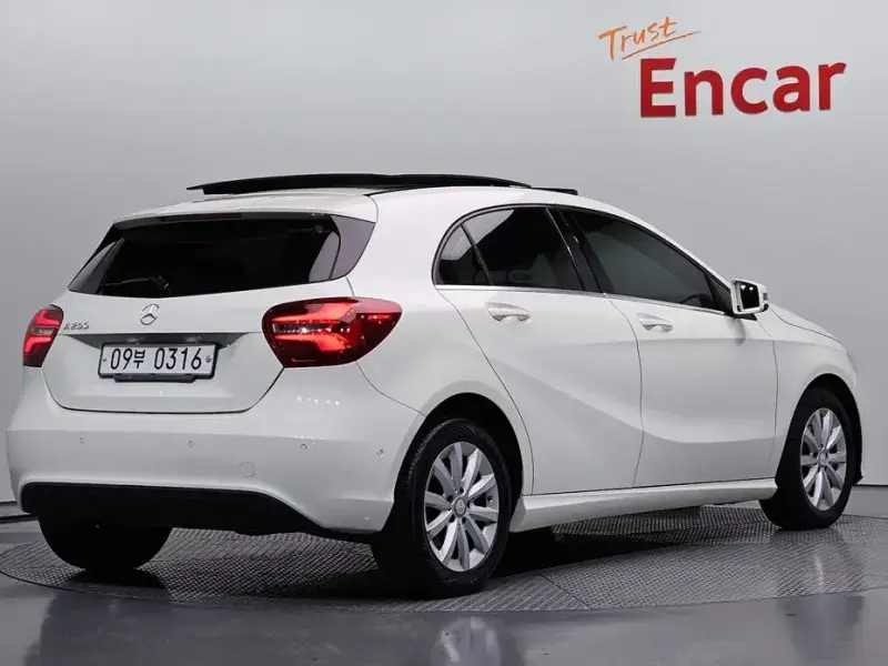 2016 Mercedes-Benz A-Класс с пробегом 49 073 км